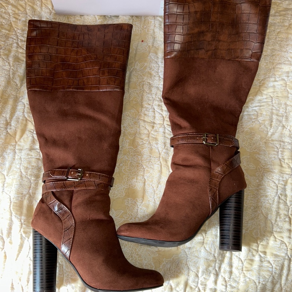 Heeled boots